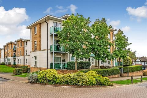 2 bedroom apartment for sale, LEWIS COURT, LEATHERHEAD, KT22