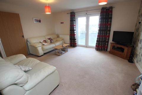 2 bedroom flat to rent, Dixon Close, Redditch, B97 6AJ