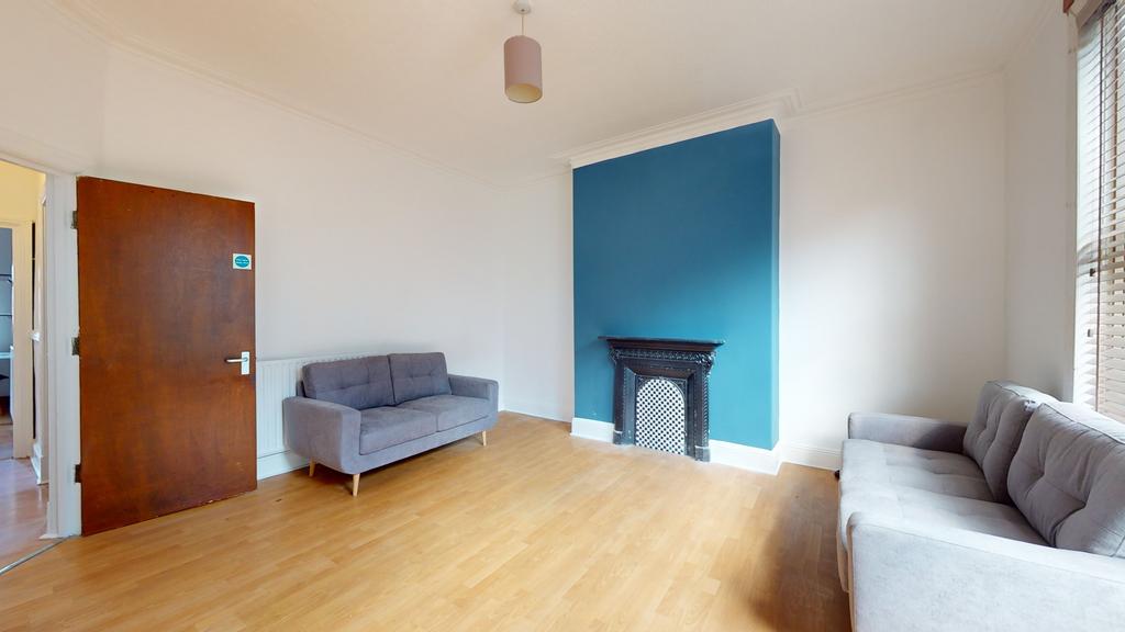 Flat 2 203 Hyde Park