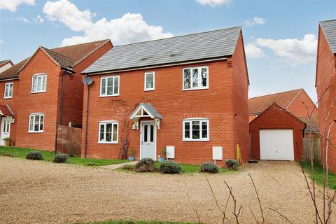 3 bedroom detached house for sale, Woodgate Way, Aylsham