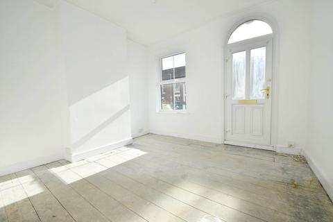 2 bedroom terraced house to rent, Silver Street, Norwich NR3