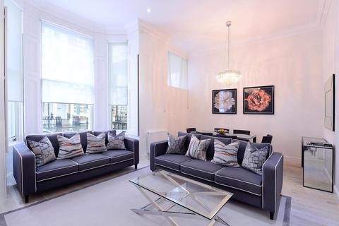 4 bedroom flat to rent, SOMERSET COURT, LEXHAM GARDENS, London, W8