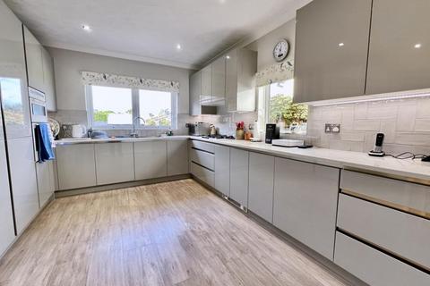4 bedroom bungalow for sale, Woolsbridge Road, Ashley Heath, BH24