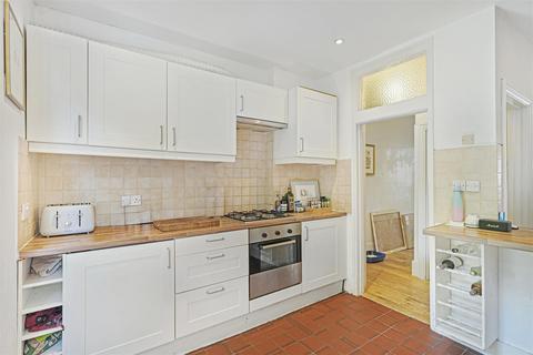 1 bedroom flat to rent, 32 Woodland Rise, London N10