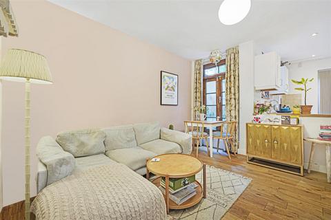 1 bedroom flat to rent, 32 Woodland Rise, London N10