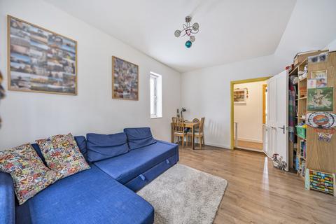 2 bedroom maisonette for sale, Playgreen Way, London