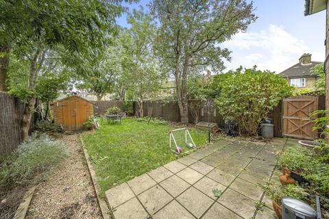 15 Playgreen Way, London, SE6 3HZ