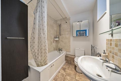 15 Playgreen Way, London, SE6 3HZ