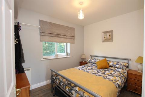 2 bedroom apartment to rent, Creek Gardens, Wootton Bridge