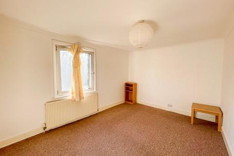 2 bedroom maisonette for sale, Wrotham Road, Gravesend, Kent, DA11