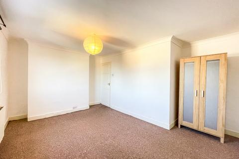 2 bedroom maisonette for sale, Wrotham Road, Gravesend, Kent, DA11