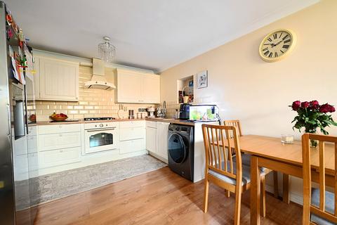 2 bedroom maisonette for sale, Scarlet Oaks, Camberley, Surrey, GU15