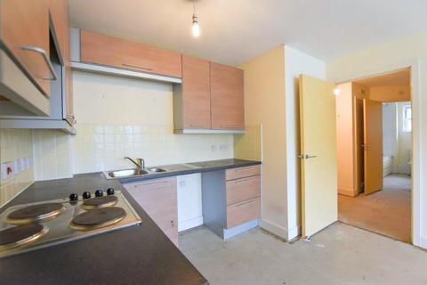 2 bedroom flat for sale, Sandlewood Court, Maidstone