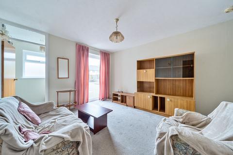 1 bedroom maisonette for sale, Sullivan Close, Farnborough, Hampshire, GU14