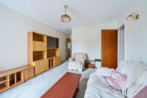 1 bedroom maisonette for sale, Sullivan Close, Farnborough, Hampshire, GU14