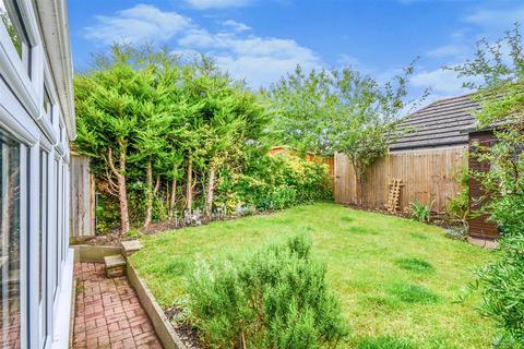 2 bedroom terraced house to rent, Redwing Grove, Abbots Langley