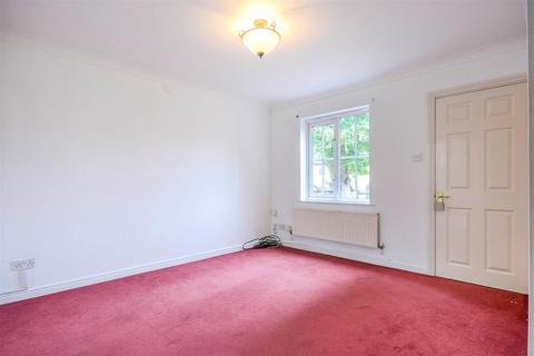 2 bedroom terraced house to rent, Redwing Grove, Abbots Langley