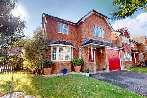 4 bedroom detached house for sale, James Allchin Gardens, Kennington, Ashford, Kent, TN24