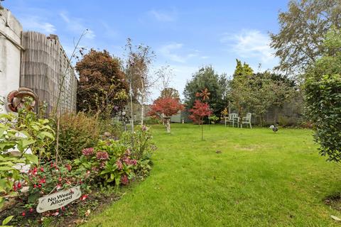 3 bedroom chalet for sale, Grand Avenue, Hassocks, West Sussex, BN6 8DH