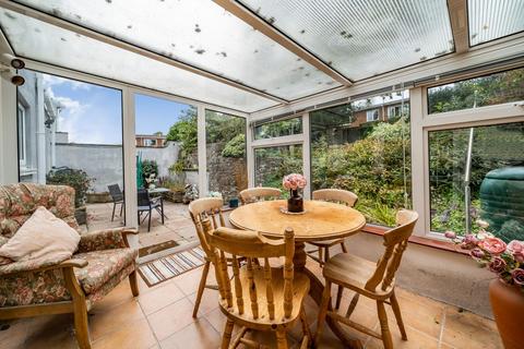 10 Ansteys Close, Torquay, TQ1 2QP
