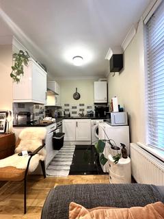 1 bedroom flat to rent, London E8