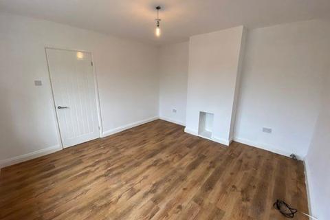 3 bedroom terraced house to rent, 8 Oakfield CL, A/E, SK9 7NA