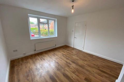 3 bedroom terraced house to rent, 8 Oakfield CL, A/E, SK9 7NA