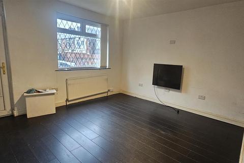 25 Thatcher Street, Oldham, OL8 2JX