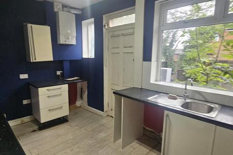 25 Thatcher Street, Oldham, OL8 2JX