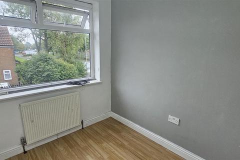 25 Thatcher Street, Oldham, OL8 2JX