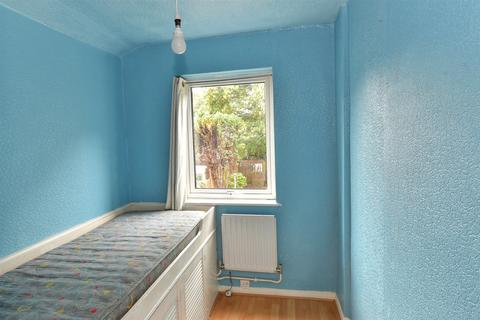 2 West Road, Rush Green, Romford, RM7 0QS