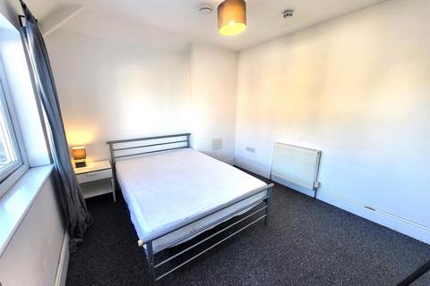 1 bedroom in a house share to rent, Cannock Road, Wolverhampton, WV10 0RB