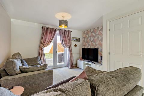 2 bedroom end of terrace house for sale, President Place, Harworth DN11