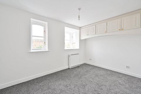 1 bedroom flat to rent, Woodfield Road, Thames Ditton, KT7