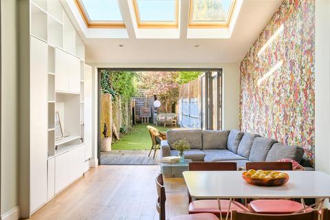 4 bedroom semi-detached house to rent, Madrid Road, Barnes, SW13