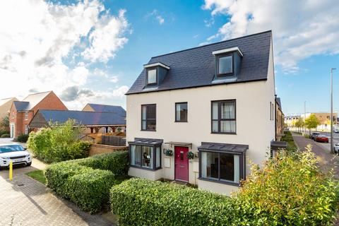 4 bedroom end of terrace house for sale, Fen Street, Brooklands, Milton Keynes, MK10