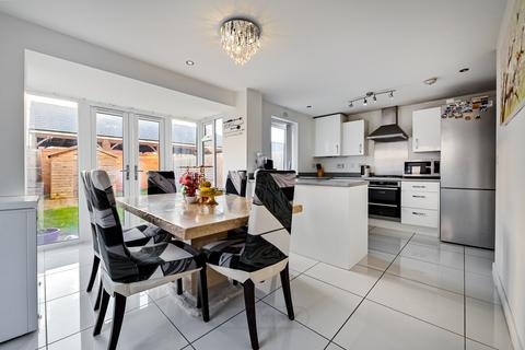 4 bedroom end of terrace house for sale, Fen Street, Brooklands, Milton Keynes, MK10