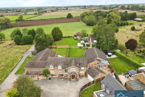 8 bedroom detached house for sale, 5 Bed House (with indoor pool) + 2 Bed Bungalow - multi-generational living,/commercial prospects - Main Street, Carlton