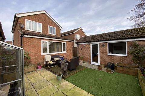 3 bedroom detached house to rent, 3 Bed Detached House, Evesham Croft, Bridlington YO16 7BH