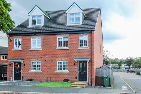 3 bedroom house for sale, Micklewait Avenue, Wakefield WF4