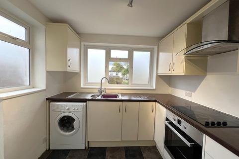 2 bedroom semi-detached house to rent, Luton LU3