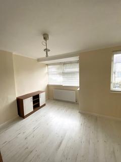 2 bedroom semi-detached house to rent, Luton LU3