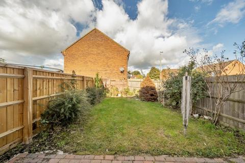 3 bedroom semi-detached house for sale, Thomson Close,  Aylesbury,  HP21