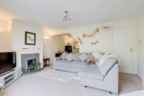 3 bedroom semi-detached house for sale, Gardenia Grove, Nottingham NG3