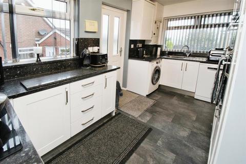 3 bedroom semi-detached house for sale, Dalecroft Rise, Bradford BD15