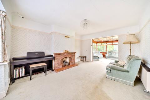 2 bedroom bungalow for sale, Orchard Close, East Horsley, KT24