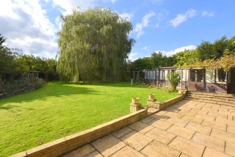 2 bedroom bungalow for sale, Orchard Close, East Horsley, KT24