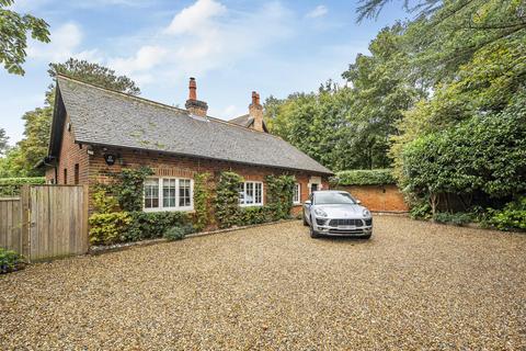 4 bedroom detached house for sale, Milley Road, Waltham St. Lawrence, Reading, Berkshire, RG10