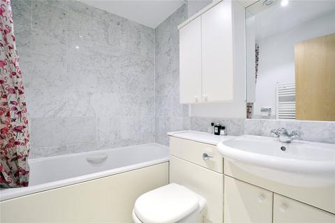 2 bedroom flat to rent, Wells Street, London W1T