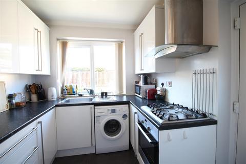 12 Beacon Brow, Bradford, BD6 3DE
